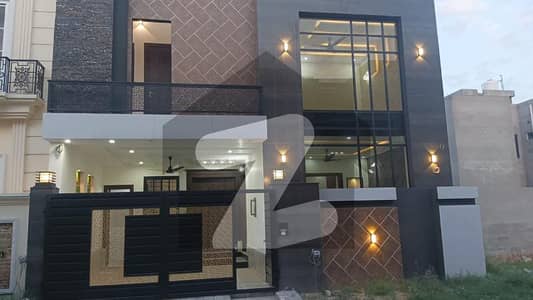 ڈائمنڈ سٹی غالب روڈ,سیالکوٹ میں 4 کمروں کا 6 مرلہ مکان 2.55 کروڑ میں برائے فروخت۔