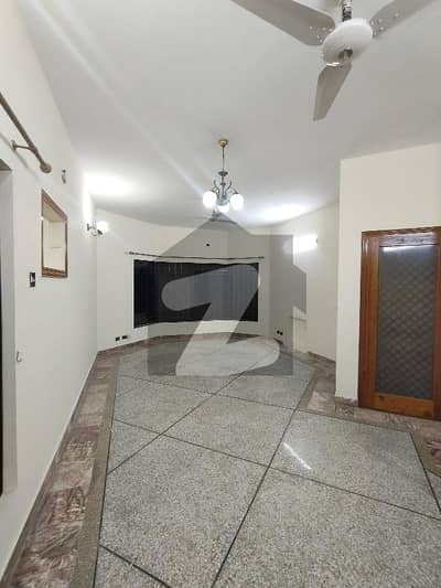 F11 Mind Blowing What A Outstanding Upper Portion For Rent