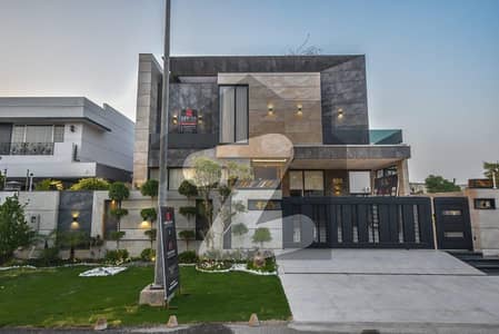 ڈی ایچ اے فیز 7 - بلاک وائے فیز 7,ڈیفنس (ڈی ایچ اے),لاہور میں 5 کمروں کا 1 کنال مکان 6.95 کروڑ میں برائے فروخت۔