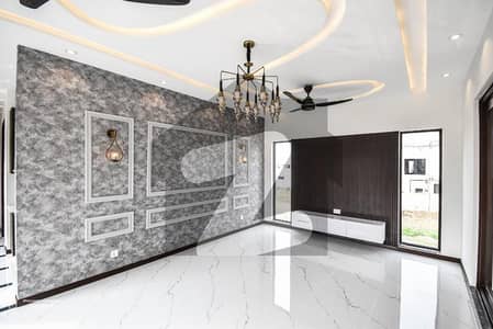 ڈی ایچ اے فیز 5 - بلاک ایچ فیز 5,ڈیفنس (ڈی ایچ اے),لاہور میں 5 کمروں کا 1 کنال مکان 3.1 لاکھ میں کرایہ پر دستیاب ہے۔