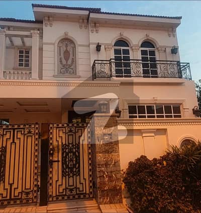 dha phase 6,10 marla full house with basement for rent