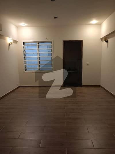 باتھ آئی لینڈ کراچی میں 4 کمروں کا 12 مرلہ فلیٹ 8.9 کروڑ میں برائے فروخت۔