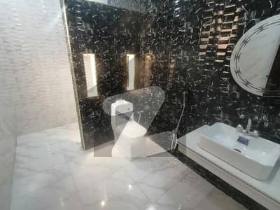 بش ایگزیکٹو ولاز ملتان میں 3 کمروں کا 4 مرلہ مکان 1.75 کروڑ میں برائے فروخت۔