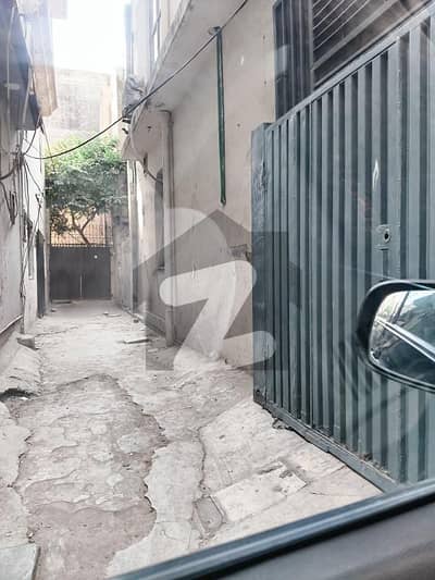 3 Marla Used Corner house for sale   good location, near to main road, near to orange line station.