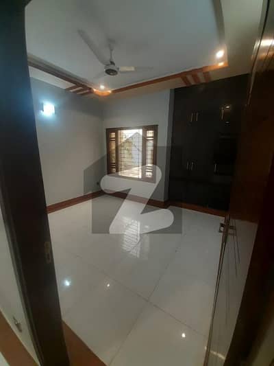 100 YARDS INDEPENDENT BUNGALOW WITH BASEMENT FOR RENT