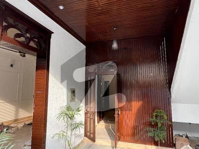 ای ۔ 11 اسلام آباد میں 5 کمروں کا 7 مرلہ مکان 4.2 کروڑ میں برائے فروخت۔