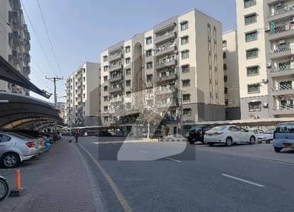 عسکری 11 عسکری,لاہور میں 3 کمروں کا 10 مرلہ فلیٹ 2.7 کروڑ میں برائے فروخت۔
