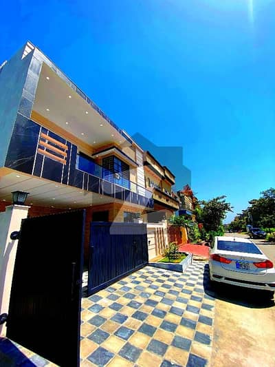 اسلام آباد ہائی وے اسلام آباد میں 6 کمروں کا 7 مرلہ مکان 3.6 کروڑ میں برائے فروخت۔