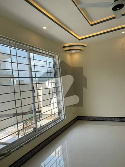 5 Marla Double Storey Full Ready To Move Location Very Hot With 4 Bed Room With Attached Washroom