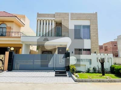 Used But Good Condition 10 Marla House in DHA Phase 3