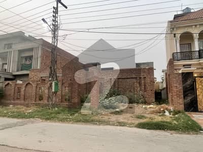 1 KanaL Single Storey Gray Structures Available For Urgent Sale