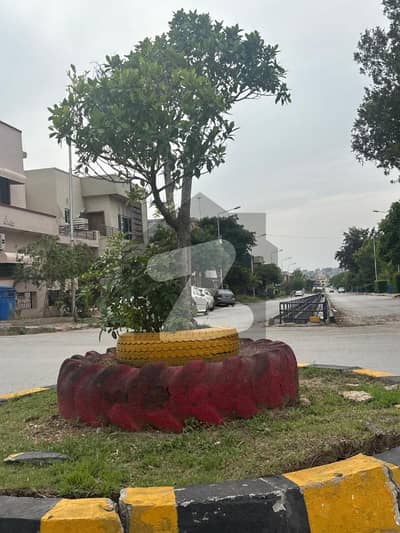 بحریہ ٹاؤن فیز 8 ۔ بلاک بی بحریہ ٹاؤن فیز 8,بحریہ ٹاؤن راولپنڈی,راولپنڈی میں 5 مرلہ رہائشی پلاٹ 70.0 لاکھ میں برائے فروخت۔