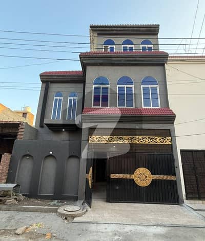 شاہین ولاز شیخوپورہ میں 4 کمروں کا 5 مرلہ مکان 1.35 کروڑ میں برائے فروخت۔