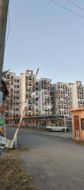 PHA 4 BEDROOMS APARTMENT FOR SALE GROUND FLOOR ALL FACILITIES