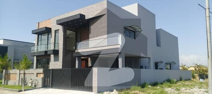 ٹاپ سٹی 1 - بلاک بی ٹاپ سٹی 1,اسلام آباد میں 5 کمروں کا 1 کنال مکان 10.5 کروڑ میں برائے فروخت۔