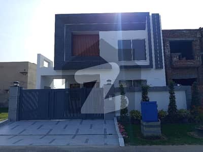 Find Your Ideal House In Faisalabad Under Rs. 35000000
