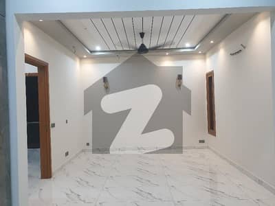 500 YARDS CORNER 5BEDS ARCHITECT DESIGN BUNGALOW WITH FULL BASEMENT 2 Lounges Drawing Dining Powder Room Laundry Store