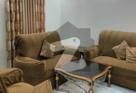 الحافظ ٹاؤن لاہور میں 5 کمروں کا 5 مرلہ مکان 2.6 کروڑ میں برائے فروخت۔