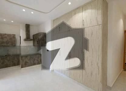 Midway Commercial Flat Sized 525 Square Feet Is Available