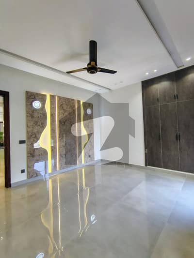 فارمانئیٹس ہاؤسنگ سکیم لاہور میں 3 کمروں کا 1 کنال بالائی پورشن 1.0 لاکھ میں کرایہ پر دستیاب ہے۔