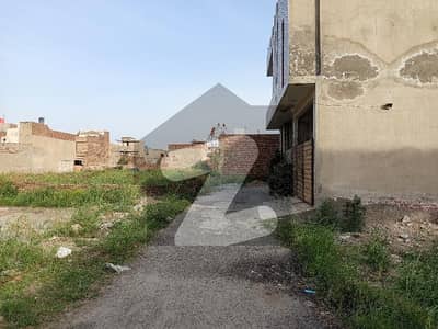 آفیسرز کالونی نمبر ۱ سوساں روڈ,فیصل آباد میں 3 مرلہ رہائشی پلاٹ 60.0 لاکھ میں برائے فروخت۔