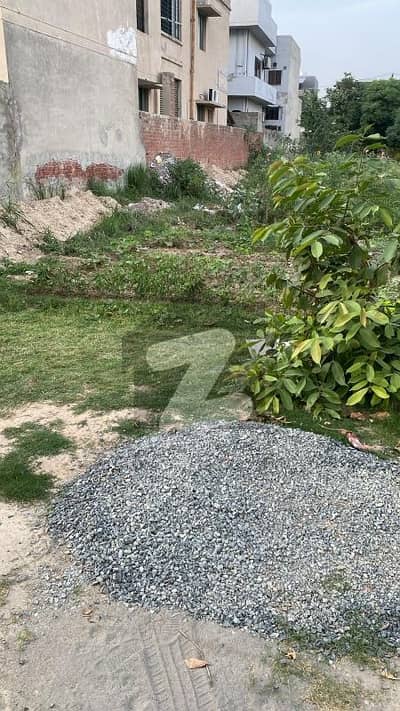 این ایف سی 1 - بلاک ڈی (ایس ای) این ایف سی 1,لاہور میں 1 کنال رہائشی پلاٹ 3.0 کروڑ میں برائے فروخت۔