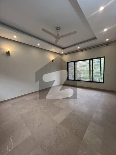 آئی ۔ 8 اسلام آباد میں 2 کمروں کا 12 مرلہ زیریں پورشن 1.5 لاکھ میں کرایہ پر دستیاب ہے۔