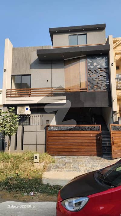 فیصل مارگلہ سٹی بی ۔ 17,اسلام آباد میں 4 کمروں کا 5 مرلہ مکان 2.4 کروڑ میں برائے فروخت۔