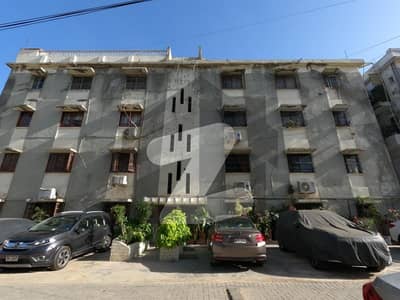 کلفٹن ۔ بلاک 5 کلفٹن,کراچی میں 3 کمروں کا 11 مرلہ فلیٹ 6.0 کروڑ میں برائے فروخت۔
