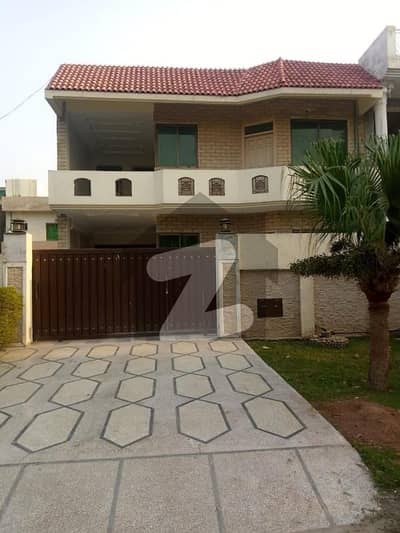 ایف ۔ 11 اسلام آباد میں 4 کمروں کا 10 مرلہ مکان 9.9 کروڑ میں برائے فروخت۔