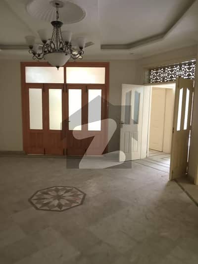 10 MARLA BEAUTIFUL USED HOUSE FOR SALE