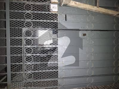 صدر صدر ٹاؤن,کراچی میں 2 کمروں کا 4 مرلہ فلیٹ 90.0 لاکھ میں برائے فروخت۔