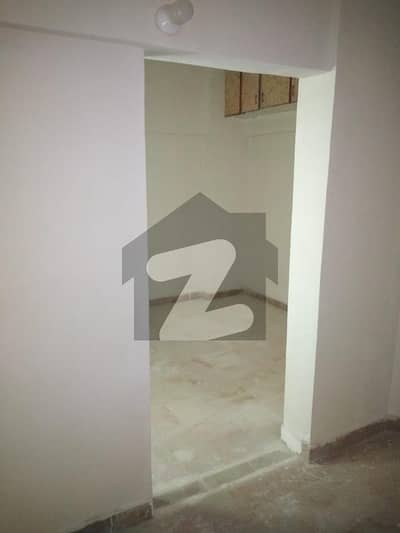 FLAT AVAILABLE FOR SALE NEAR SAFOORA CHOWRANGI