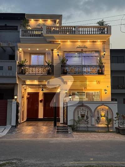 5 Marla House Available For Sale Prime Location Near Tooo Park And Masjid Solid Construction All Facilities Available Here