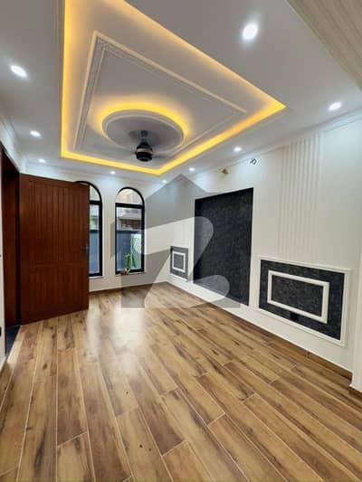 1 Kanal Upper Portion Available For Rent In Central Park