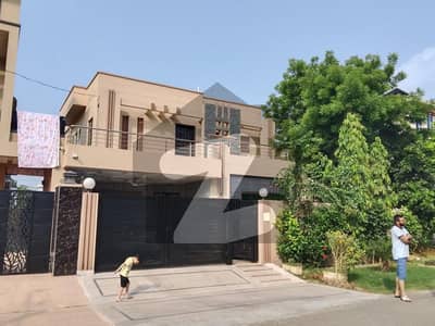10 Marla Ultra Modern Design Use House For Sale Solid Construction All Facilities Available Here