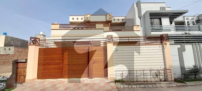 شالیمار کالونی ملتان میں 5 کمروں کا 8 مرلہ مکان 1.7 کروڑ میں برائے فروخت۔