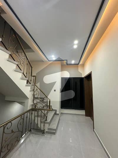 فیصل مارگلہ سٹی بی ۔ 17,اسلام آباد میں 4 کمروں کا 5 مرلہ مکان 2.9 کروڑ میں برائے فروخت۔