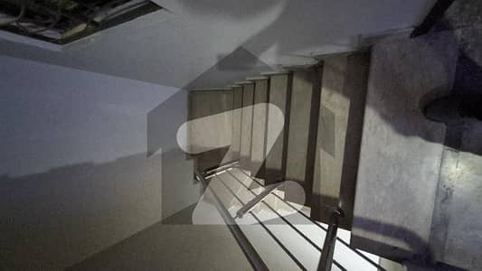 10 Marla Used House For Sell In Tariq Garden