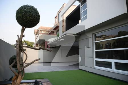 بحریہ ٹاؤن فیز 5 بحریہ ٹاؤن راولپنڈی,راولپنڈی میں 5 کمروں کا 1 کنال مکان 12.5 کروڑ میں برائے فروخت۔