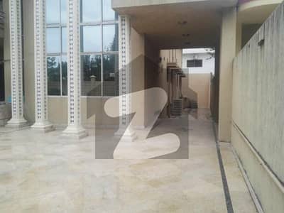 500 SQ YARD House In F-8 A Rare Opportunity
