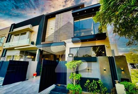 5 MARLA MODERN HOUSE FOR SALE IN DHA 9 TOWN.