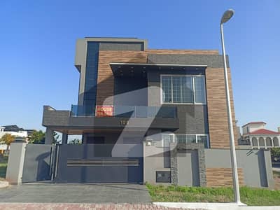 بحریہ ٹاؤن فیز 8 ۔ بلاک ایچ بحریہ ٹاؤن فیز 8,بحریہ ٹاؤن راولپنڈی,راولپنڈی میں 5 کمروں کا 10 مرلہ مکان 4.5 کروڑ میں برائے فروخت۔