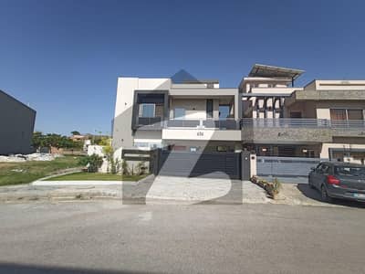 بحریہ ٹاؤن فیز 8 ۔ بلاک آئی بحریہ ٹاؤن فیز 8,بحریہ ٹاؤن راولپنڈی,راولپنڈی میں 5 کمروں کا 10 مرلہ مکان 4.2 کروڑ میں برائے فروخت۔