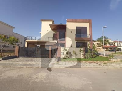 بحریہ ٹاؤن فیز 8 ۔ بلاک ایچ بحریہ ٹاؤن فیز 8,بحریہ ٹاؤن راولپنڈی,راولپنڈی میں 5 کمروں کا 14 مرلہ مکان 5.25 کروڑ میں برائے فروخت۔