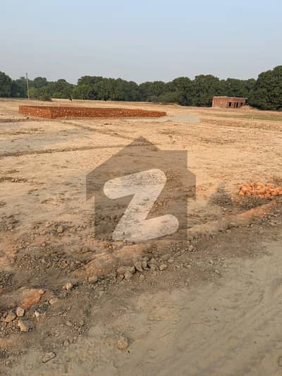 بوسان روڈ ملتان میں 7 مرلہ رہائشی پلاٹ 21.0 لاکھ میں برائے فروخت۔