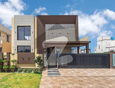 01 Kanal Luxury Modern Design House For Rent In DHA Phase 5 Lahore.