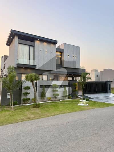 ڈی ایچ اے فیز 7 - بلاک وائے فیز 7,ڈیفنس (ڈی ایچ اے),لاہور میں 5 کمروں کا 1 کنال مکان 9.5 کروڑ میں برائے فروخت۔