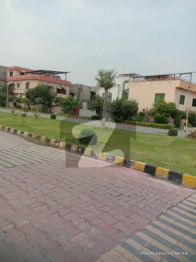 ڈی ایچ اے فیز 4 - سیکٹر سی ڈی ایچ اے ڈیفینس فیز 4,ڈی ایچ اے ڈیفینس,اسلام آباد میں 1 کنال رہائشی پلاٹ 2.65 کروڑ میں برائے فروخت۔