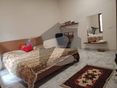 ڈی ایچ اے فیز 6 ڈی ایچ اے ڈیفینس,کراچی میں 5 کمروں کا 1 کنال بالائی پورشن 3.15 لاکھ میں کرایہ پر دستیاب ہے۔